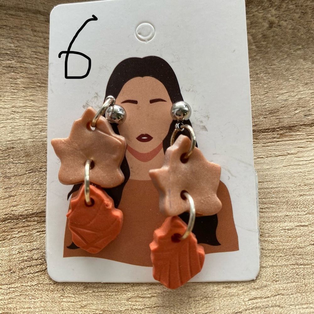 Charming Star and Leaf Earrings - Peach and Orange